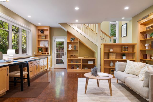 1101 Clarendon Crescent, Oakland, CA 94610