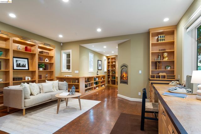 1101 Clarendon Crescent, Oakland, CA 94610