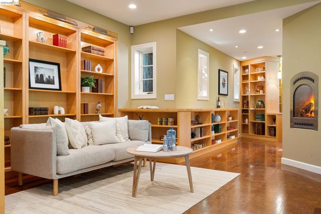 1101 Clarendon Crescent, Oakland, CA 94610