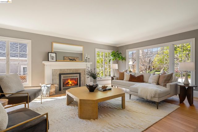 1101 Clarendon Crescent, Oakland, CA 94610