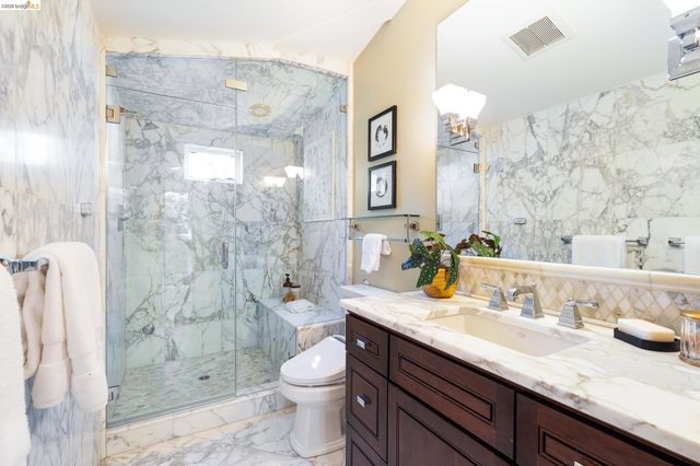 1101 Clarendon Crescent, Oakland, CA 94610