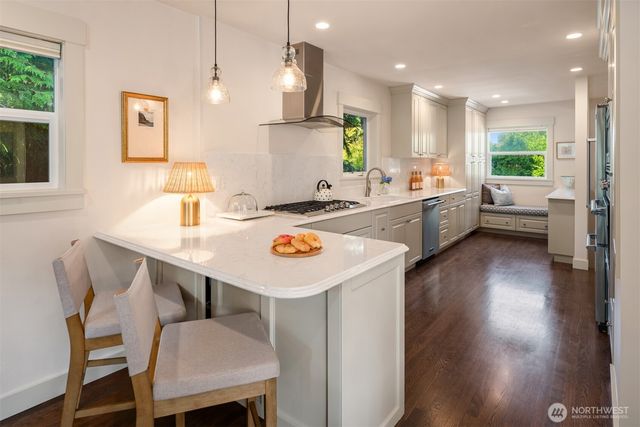 8538 19th Avenue NW, Seattle, WA 98117