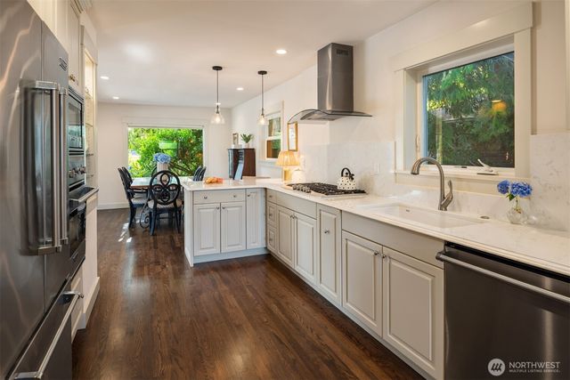 8538 19th Avenue NW, Seattle, WA 98117
