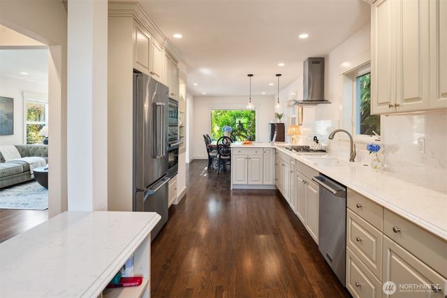 8538 19th Avenue NW, Seattle, WA 98117