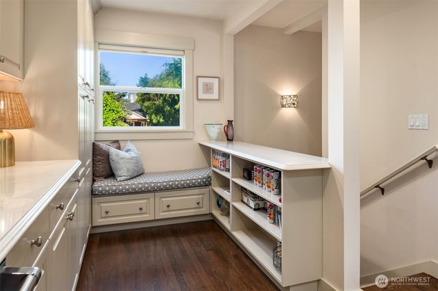 8538 19th Avenue NW, Seattle, WA 98117