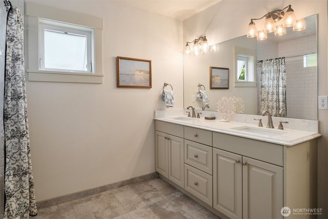8538 19th Avenue NW, Seattle, WA 98117