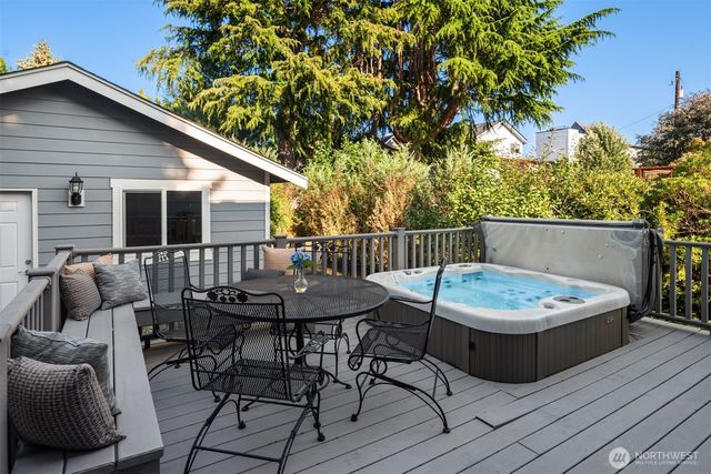 8538 19th Avenue NW, Seattle, WA 98117