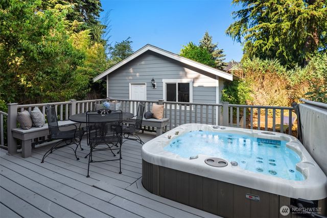 8538 19th Avenue NW, Seattle, WA 98117