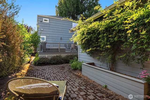 8538 19th Avenue NW, Seattle, WA 98117