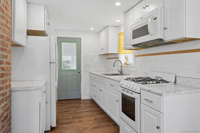 713 Harrison Avenue, Riverhead, NY 11901