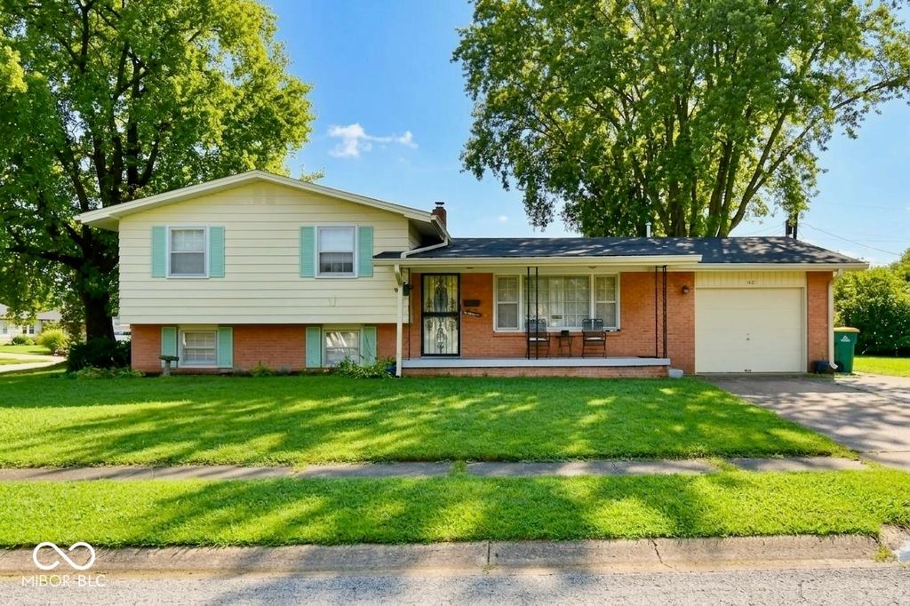1421 Denver Drive, Plainfield, IN 46168