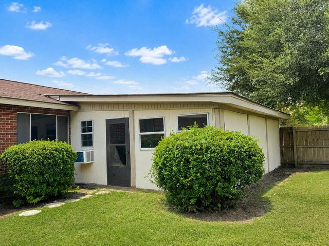 2800 Wade Dr., Hattiesburg, MS 39401