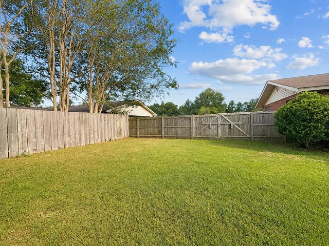 2800 Wade Dr., Hattiesburg, MS 39401