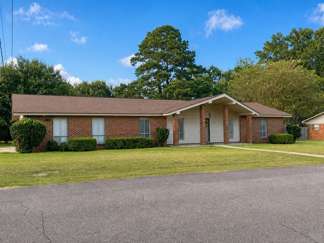 2800 Wade Dr., Hattiesburg, MS 39401