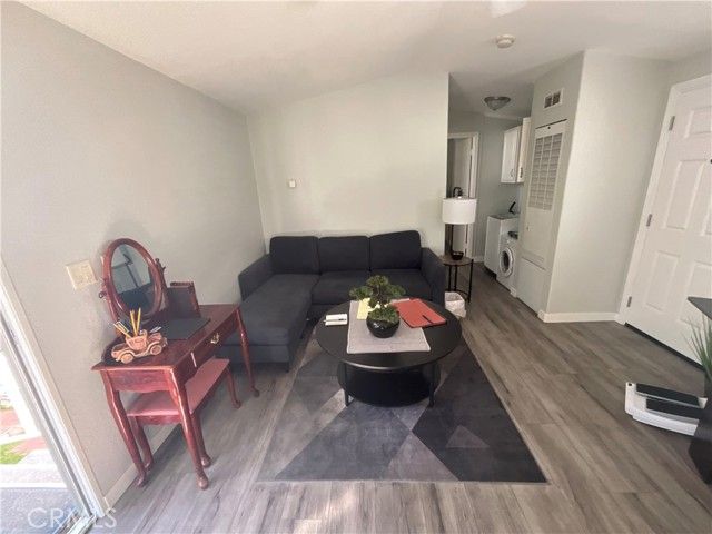 2060 Newport Blvd, Costa Mesa, CA 92627