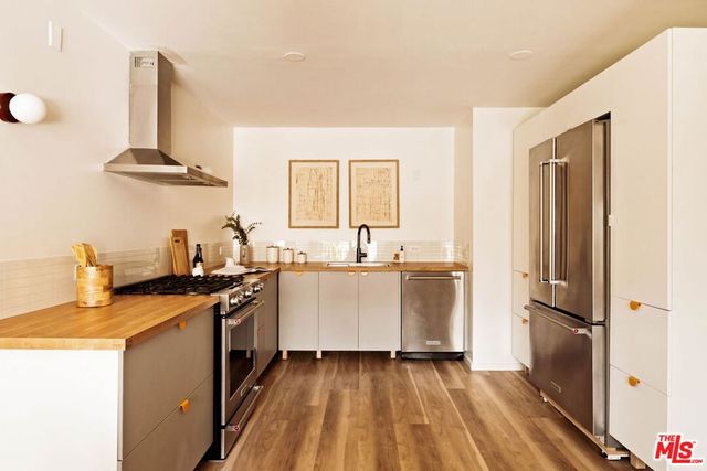 1942 Grace Avenue 118, Los Angeles, CA 90068