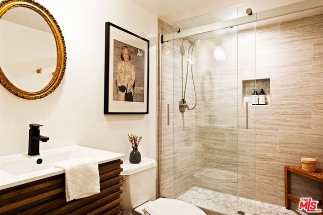 1942 Grace Avenue 118, Los Angeles, CA 90068