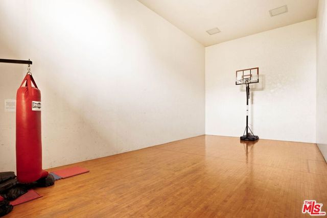 1942 Grace Avenue 118, Los Angeles, CA 90068