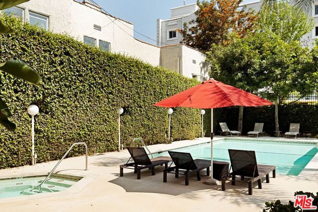 1942 Grace Avenue 118, Los Angeles, CA 90068