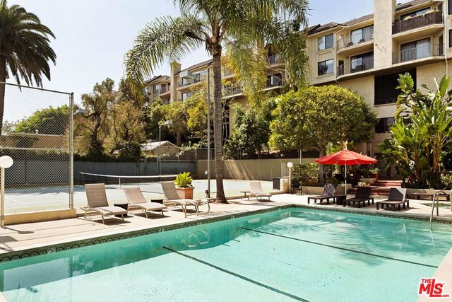 1942 Grace Avenue 118, Los Angeles, CA 90068