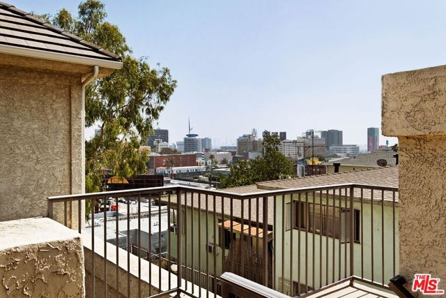 1942 Grace Avenue 118, Los Angeles, CA 90068