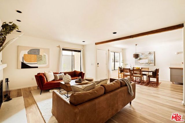 1942 Grace Avenue 118, Los Angeles, CA 90068