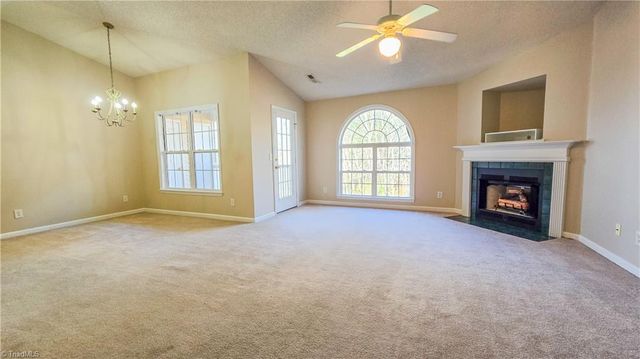 2033 Salem Bluff Drive, Winston-salem, NC 27127