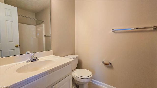 2033 Salem Bluff Drive, Winston-salem, NC 27127