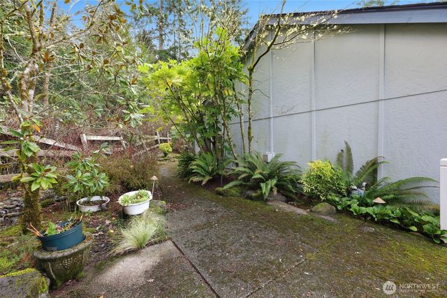 1083 5th Street, Steilacoom, WA 98388