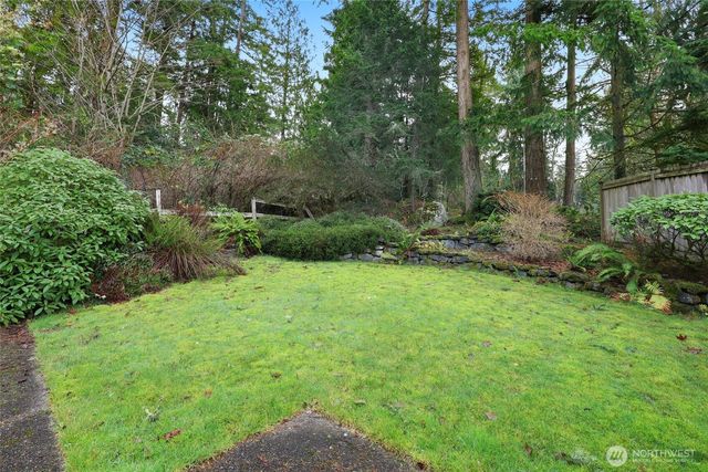 1083 5th Street, Steilacoom, WA 98388