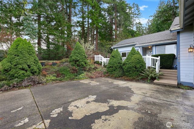 1083 5th Street, Steilacoom, WA 98388