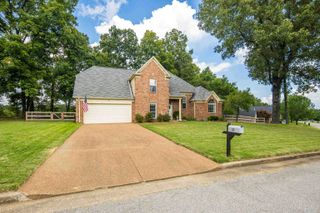 25 NORMA CAROL DR, Oakland, TN 38060