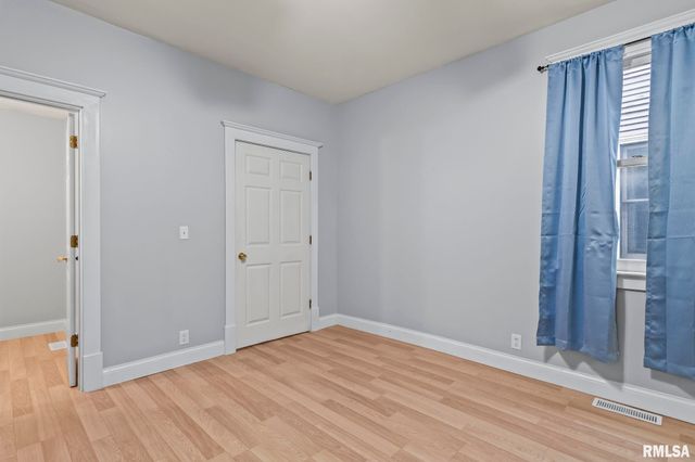 1129 N 5TH Street, Springfield, IL 62702