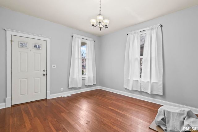 1129 N 5TH Street, Springfield, IL 62702