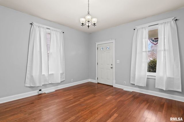 1129 N 5TH Street, Springfield, IL 62702