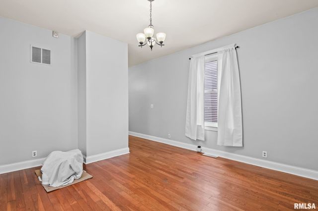 1129 N 5TH Street, Springfield, IL 62702