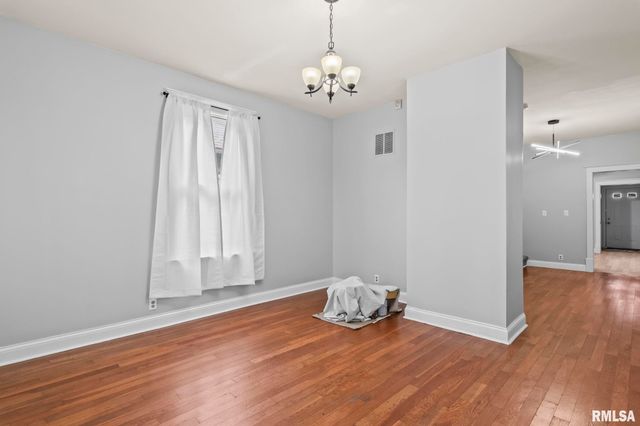 1129 N 5TH Street, Springfield, IL 62702