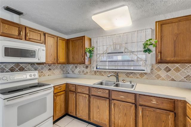 114 W PINE BLUFF STREET, Edgewater, FL 32132