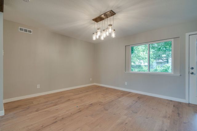 930 Briarwood Drive, Lewisville, TX 75067