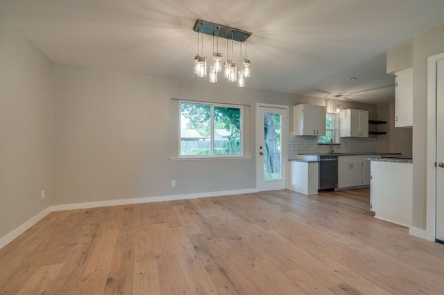 930 Briarwood Drive, Lewisville, TX 75067