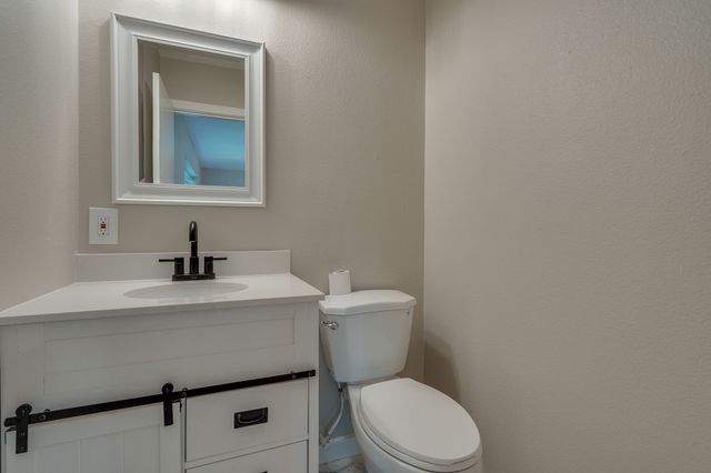 930 Briarwood Drive, Lewisville, TX 75067