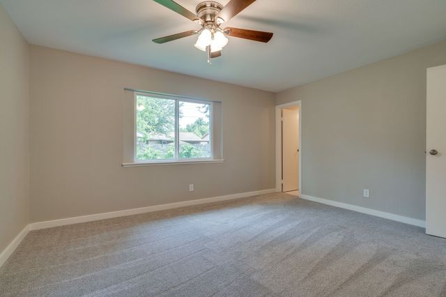 930 Briarwood Drive, Lewisville, TX 75067