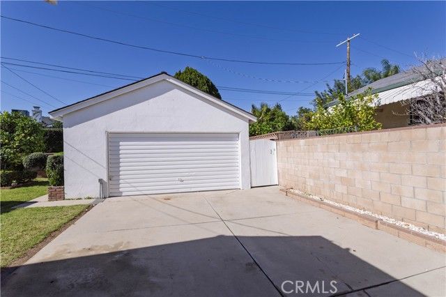 11431 Valjean Avenue, Granada Hills (los Angeles), CA 91344