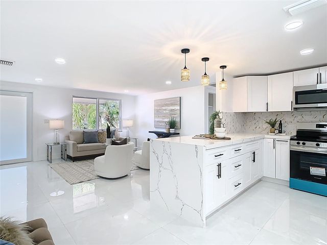 3711 HUNTINGTON STREET NE, St Petersburg, FL 33703