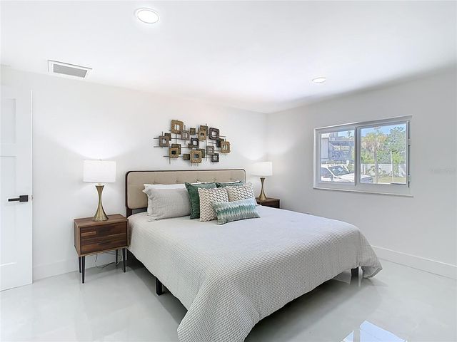 3711 HUNTINGTON STREET NE, St Petersburg, FL 33703