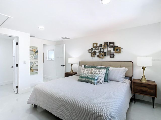 3711 HUNTINGTON STREET NE, St Petersburg, FL 33703
