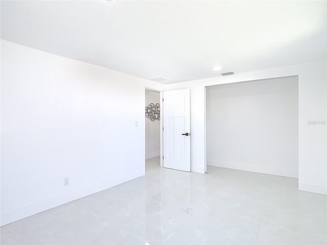 3711 HUNTINGTON STREET NE, St Petersburg, FL 33703