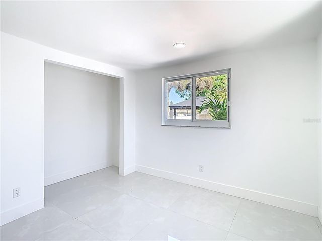 3711 HUNTINGTON STREET NE, St Petersburg, FL 33703