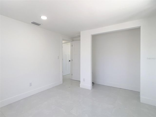 3711 HUNTINGTON STREET NE, St Petersburg, FL 33703