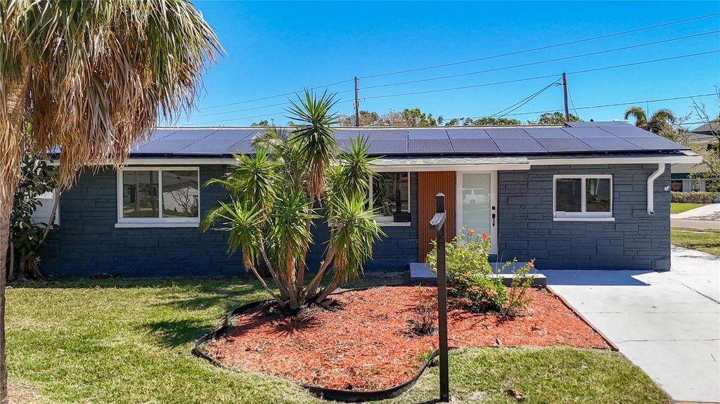 3711 HUNTINGTON STREET NE, St Petersburg, FL 33703